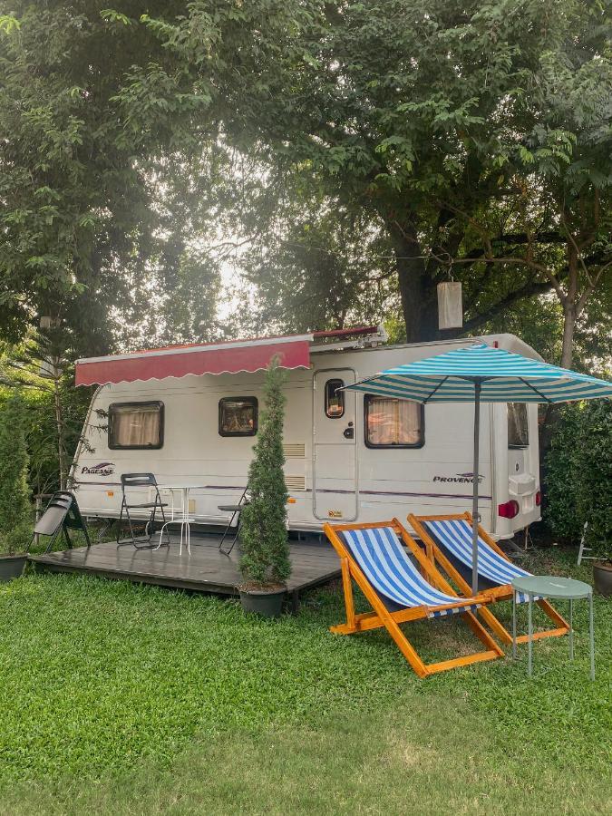 Nice Nite Campervans Phra Nakhon Si Ayutthaya Esterno foto